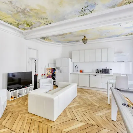 Morningstar 8th Floor Elegance Apartament