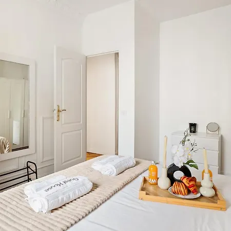 Morningstar 8th Floor Elegance Paris